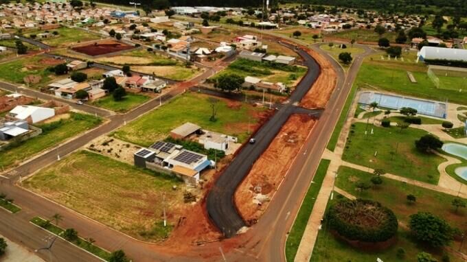 Imagem de compartilhamento para o artigo Pavimentação asfáltica nos bairros Vila São José e Pequi, em Figueirão, chega a fase final da MS Todo dia